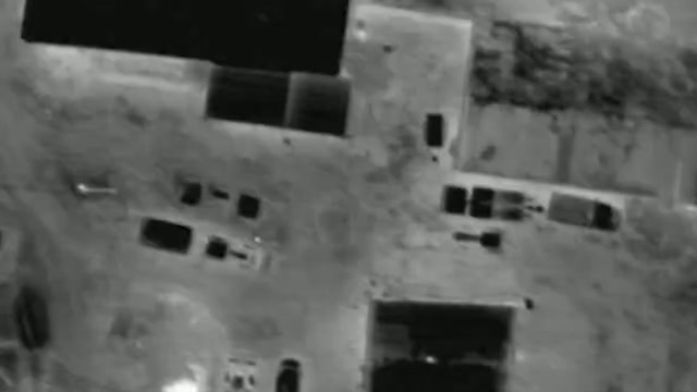 Slik ser det ut fra dronen når den slipper bomber og angriper russiske mål. Video fra Det 426. uavhengige regimentet for ubemannede systemer