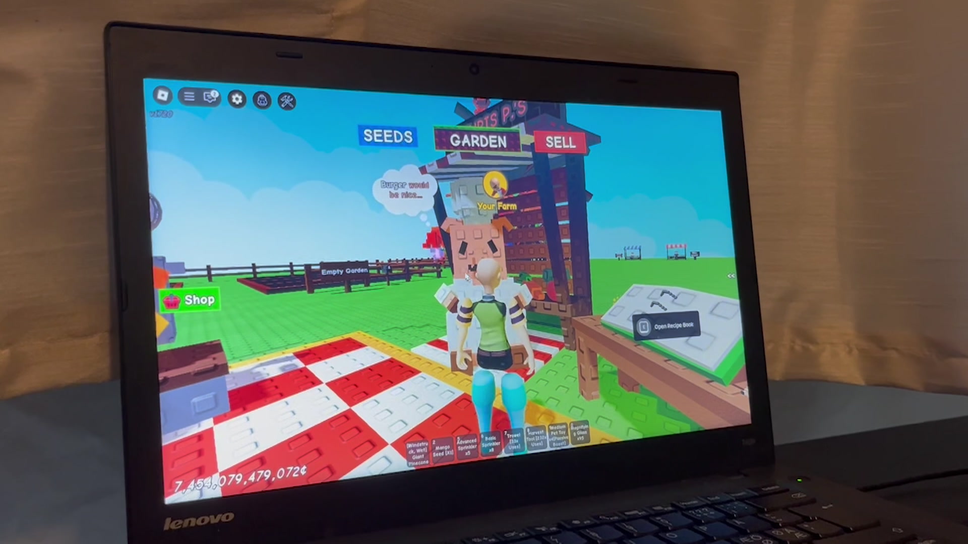 Roblox-spillet «Grow a garden» slo vanvittig rekord. Eksperter mener  forelde bør være obs – NRK Nordland