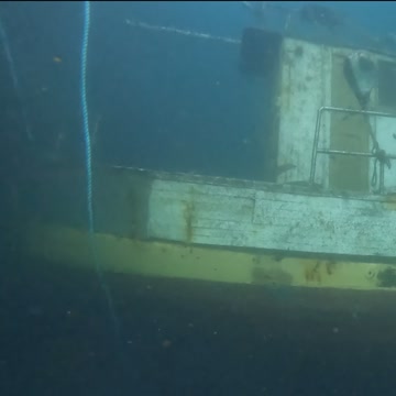 Undervannsbilder av båten før den ble hevet.Søgne dykkerklubb